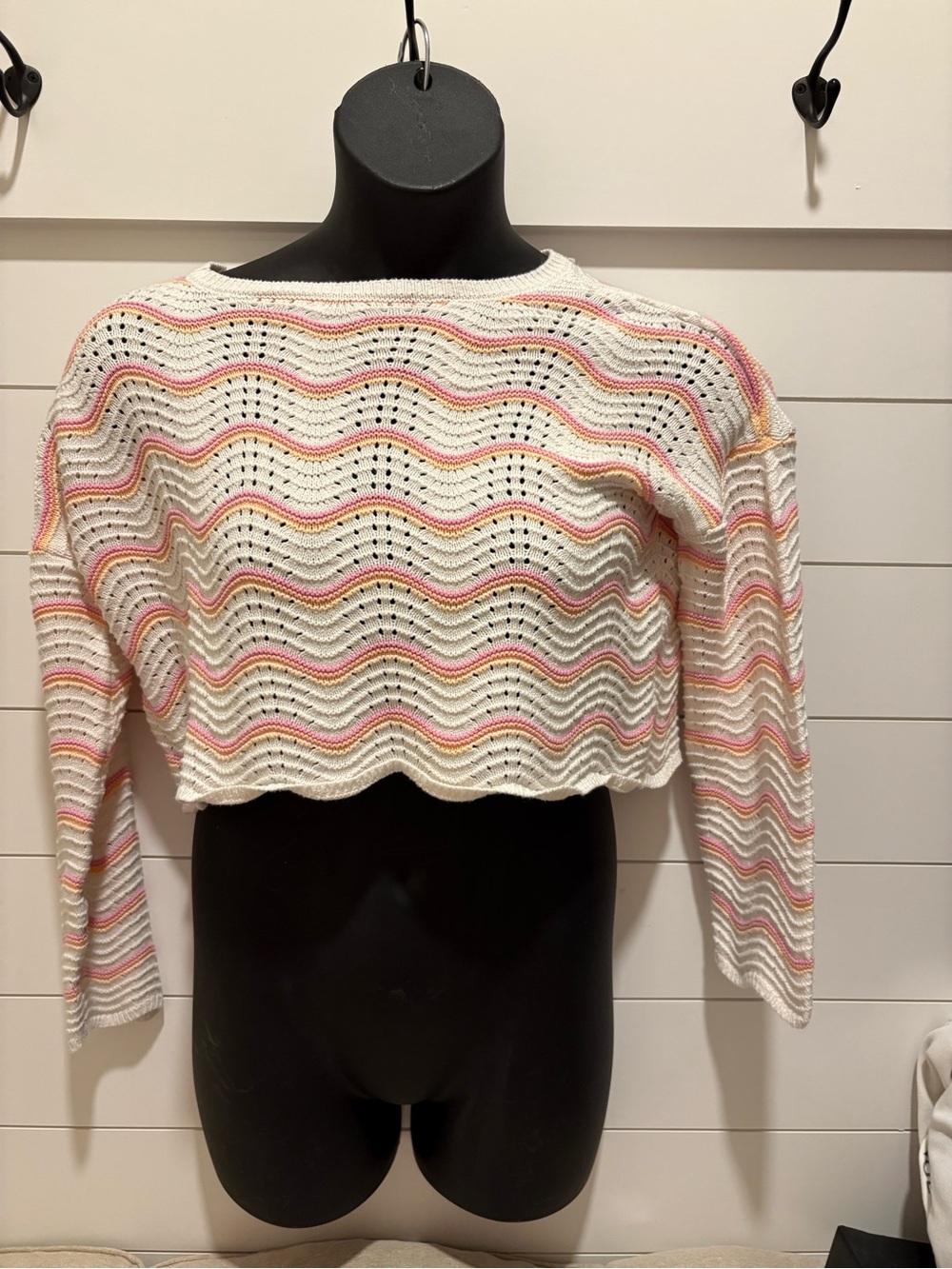 Sincerly Jules White Cropped Knit Top with Pink & Yellow Wave Stripes